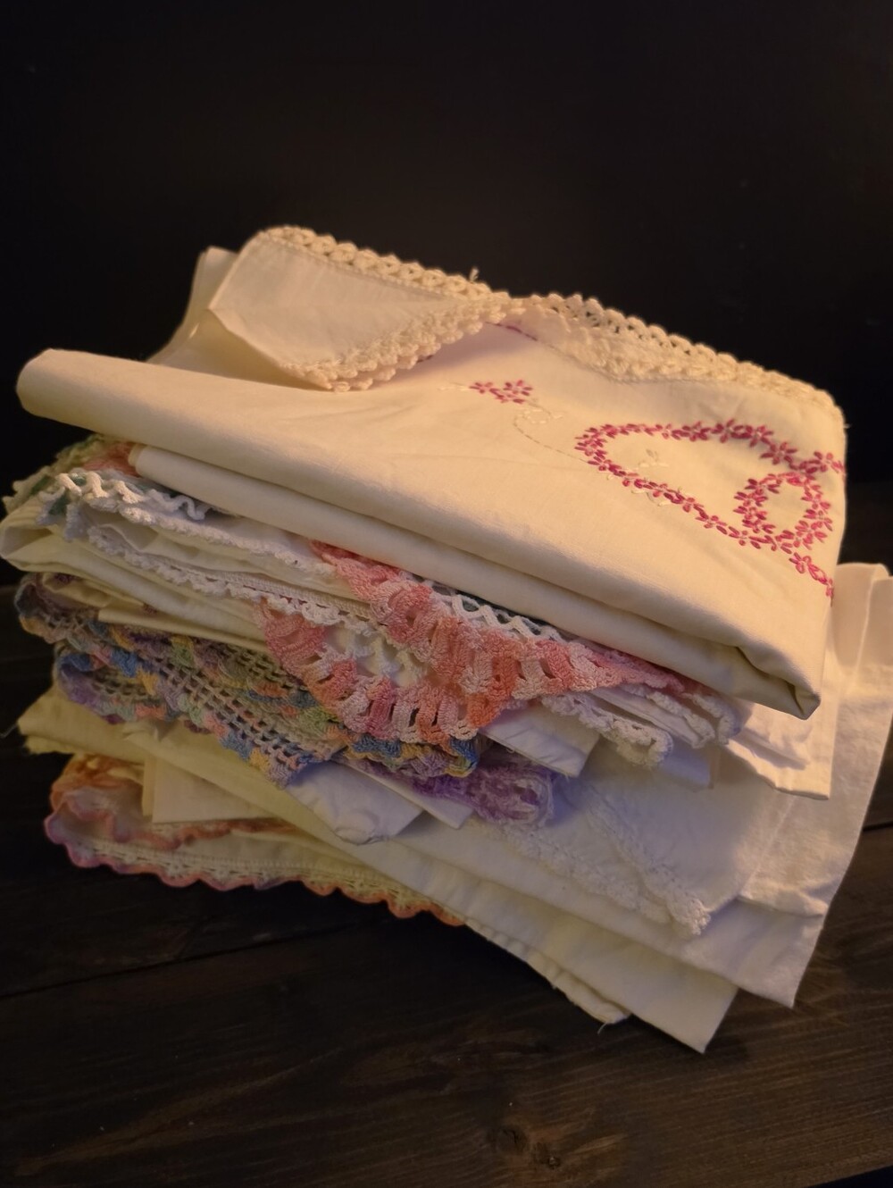 VTG Hand Embroidered Pillowcases Crochet Lace Lot 16pc & Table Runner Bedding